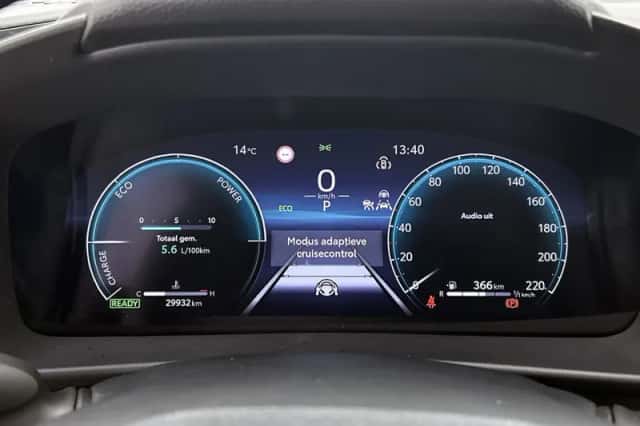 Toyota C-HR (2025) thumbnail 5