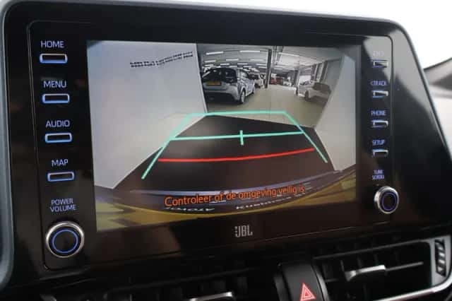 Toyota C-HR (2020) thumbnail 6