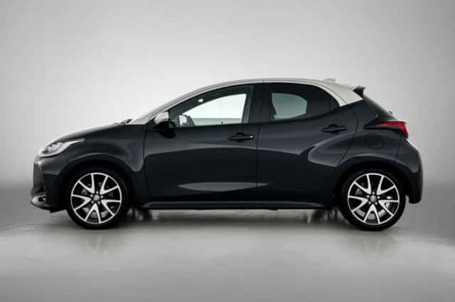 Toyota Yaris (2021) thumbnail 3