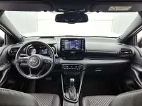 Toyota Yaris (2021) thumbnail 4