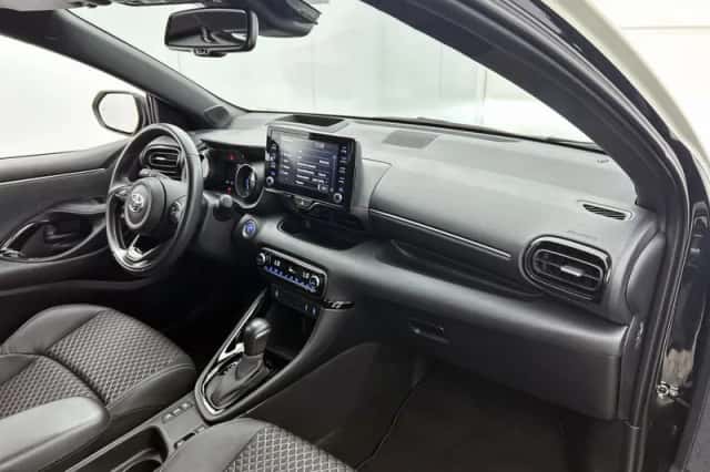 Toyota Yaris (2021) thumbnail 6