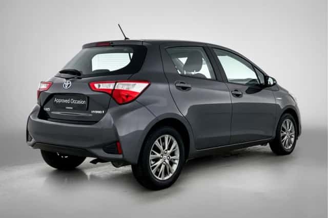 Toyota Yaris (2019) thumbnail 2