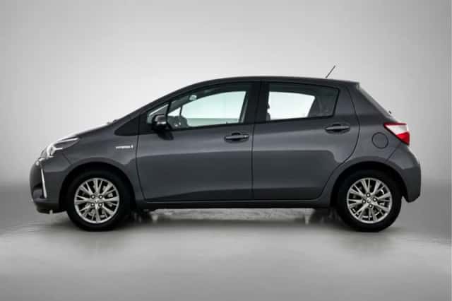 Toyota Yaris (2019) thumbnail 3