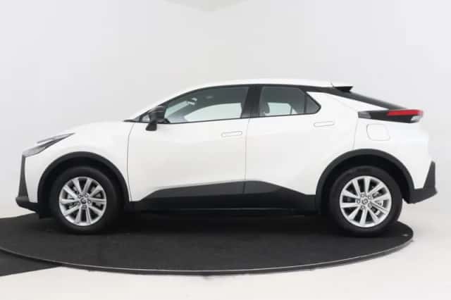 Toyota C-HR (2025) thumbnail 3