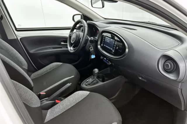 Toyota Aygo (2022) thumbnail 6