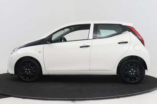 Toyota Aygo (2019) thumbnail 3