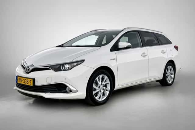 Toyota Auris (2016) thumbnail 1