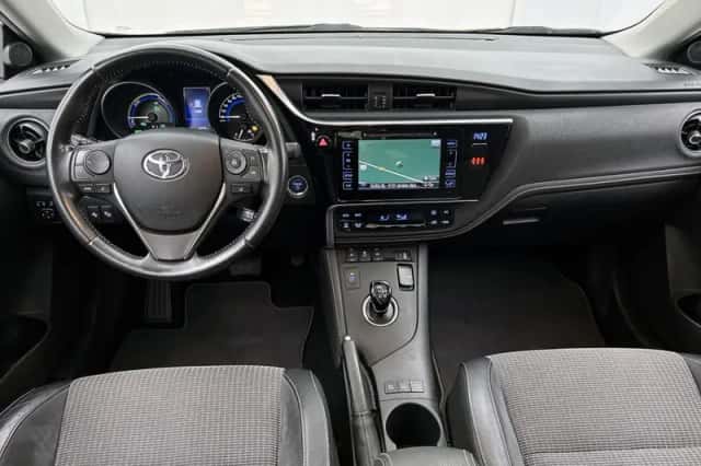 Toyota Auris (2016) thumbnail 4