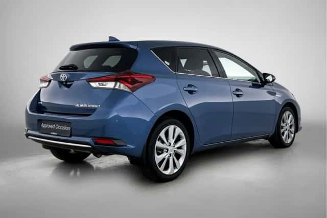 Toyota Auris (2017) thumbnail 2