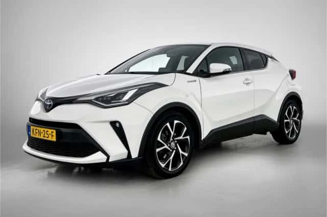 Toyota C-HR (2021) thumbnail 1