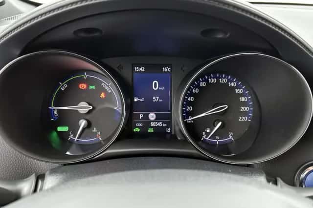 Toyota C-HR (2021) thumbnail 5