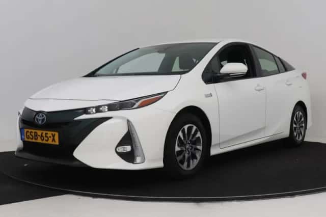Toyota Prius (2018) thumbnail 1