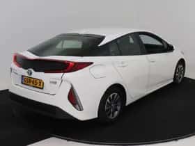Toyota Prius (2018) thumbnail 16