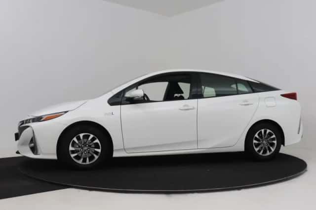 Toyota Prius (2018) thumbnail 3