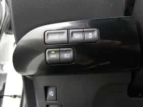 Toyota Prius (2018) thumbnail 32