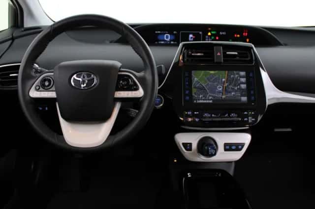 Toyota Prius (2018) thumbnail 5
