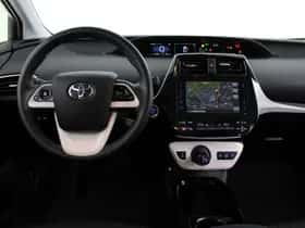 Toyota Prius (2018) thumbnail 5