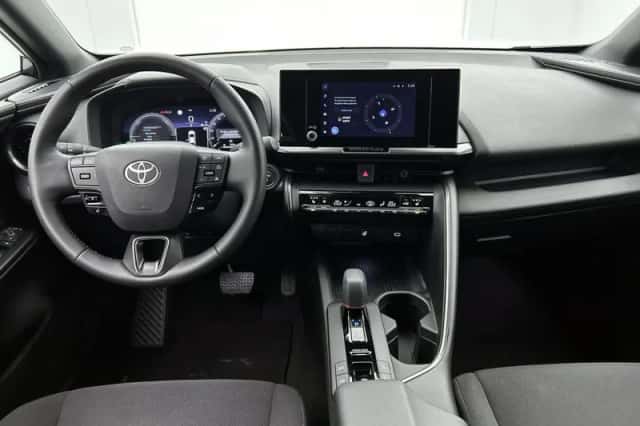 Toyota C-HR (2025) thumbnail 4