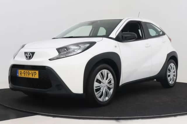 Toyota Aygo (2022) thumbnail 1