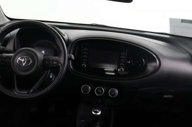 Toyota Aygo (2022) thumbnail 4