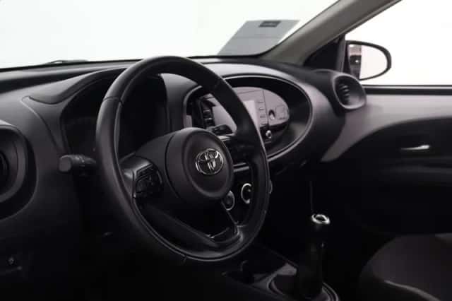 Toyota Aygo (2022) thumbnail 5