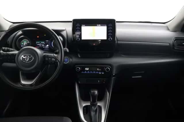 Toyota Yaris (2021) thumbnail 4