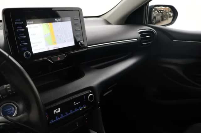 Toyota Yaris (2021) thumbnail 6