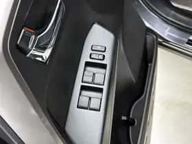 Toyota RAV4 (2018) thumbnail 22