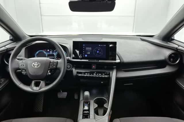 Toyota C-HR (2025) thumbnail 4