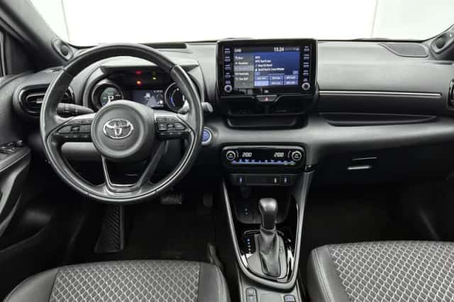 Toyota Yaris (2022) thumbnail 4