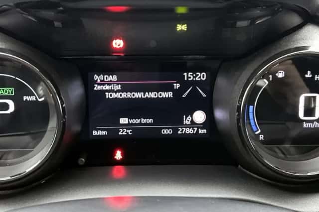 Toyota Yaris (2022) thumbnail 5