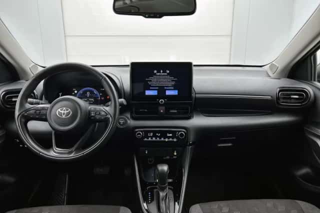 Toyota Yaris (2025) thumbnail 4