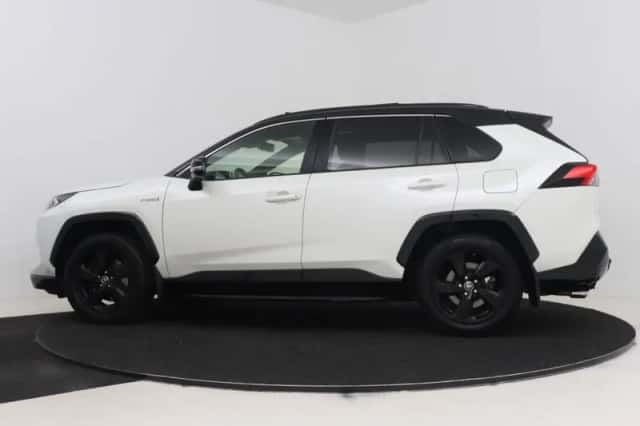 Toyota RAV4 (2020) thumbnail 3
