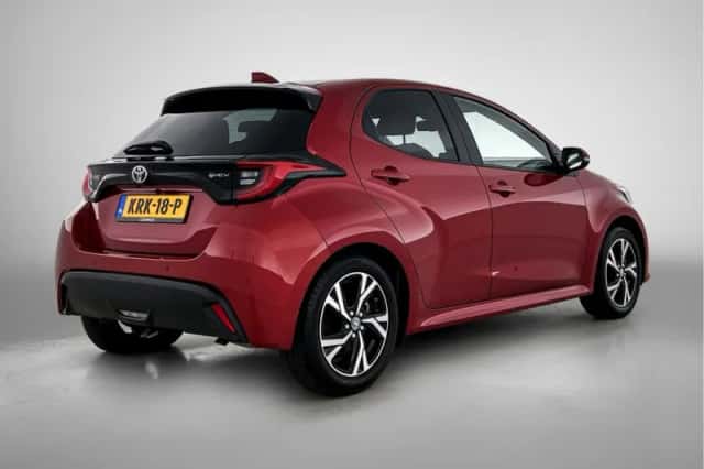 Toyota Yaris (2024) thumbnail 2