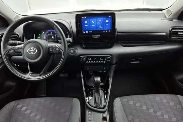Toyota Yaris (2024) thumbnail 4