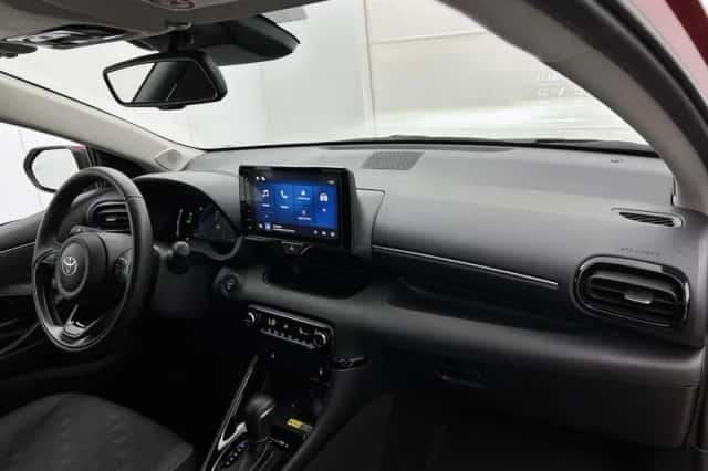 Toyota Yaris (2024) thumbnail 6
