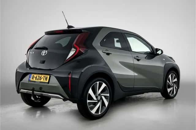 Toyota Aygo (2022) thumbnail 2