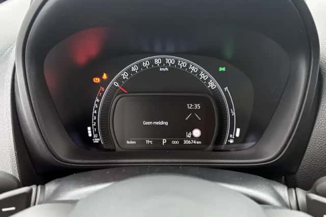 Toyota Aygo (2022) thumbnail 5