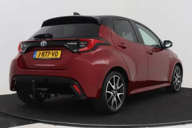 Toyota Yaris (2020) thumbnail 2