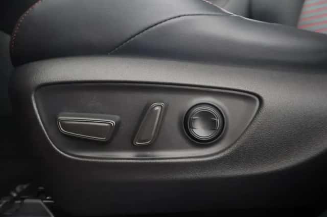 Toyota RAV4 (2022) thumbnail 6