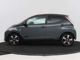 Toyota Aygo (2017) thumbnail 3