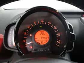 Toyota Aygo (2017) thumbnail 5