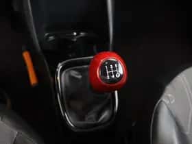 Toyota Aygo (2017) thumbnail 9