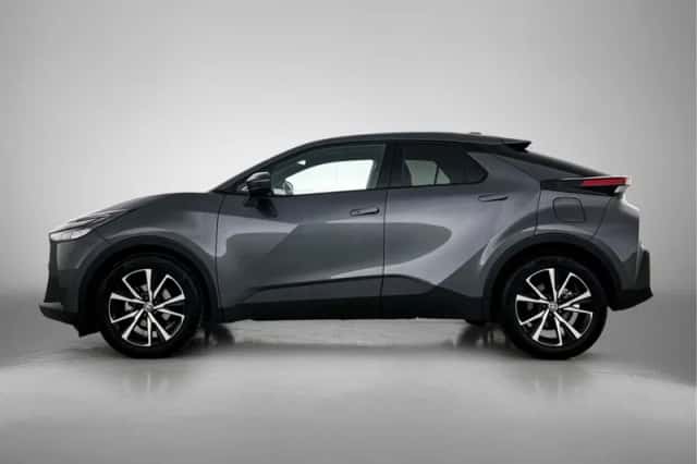 Toyota C-HR (2025) thumbnail 3