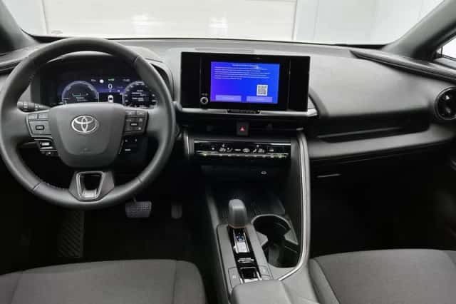 Toyota C-HR (2025) thumbnail 4