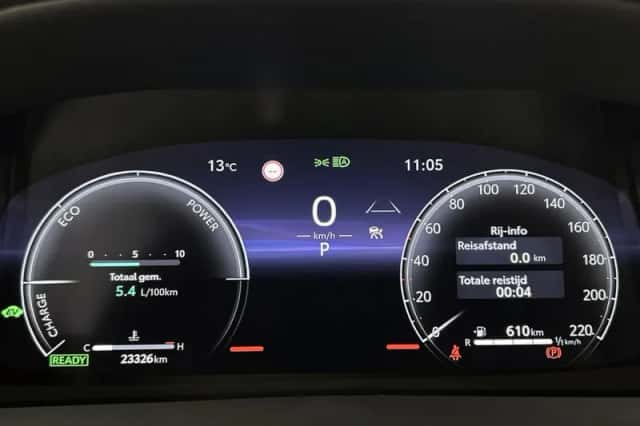 Toyota C-HR (2025) thumbnail 5