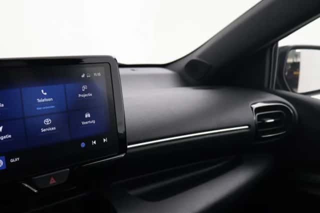 Toyota Yaris (2022) thumbnail 5