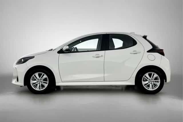 Toyota Yaris (2024) thumbnail 3