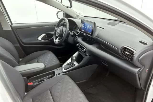 Toyota Yaris (2024) thumbnail 6
