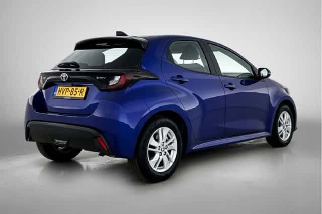 Toyota Yaris (2025) thumbnail 2